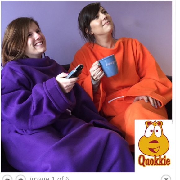 Quokkie Polar Fleece Wearable Blanket Blue and Yellow with Storage Bag NWOT - Picture 2 of 6